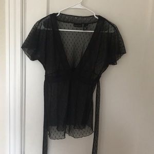 New York and Company Cute Top!